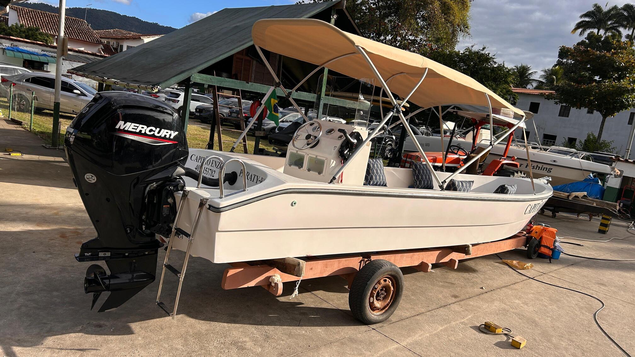 Lancha Capitão Enzo 2