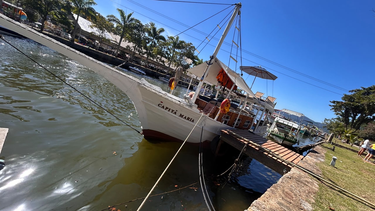 Lancha Capitão Maria 8